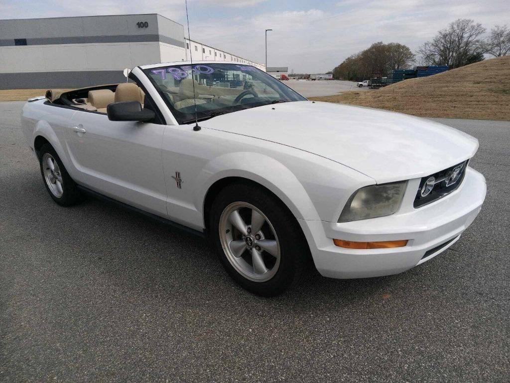 2007 Ford Mustang V6 Deluxe's photo